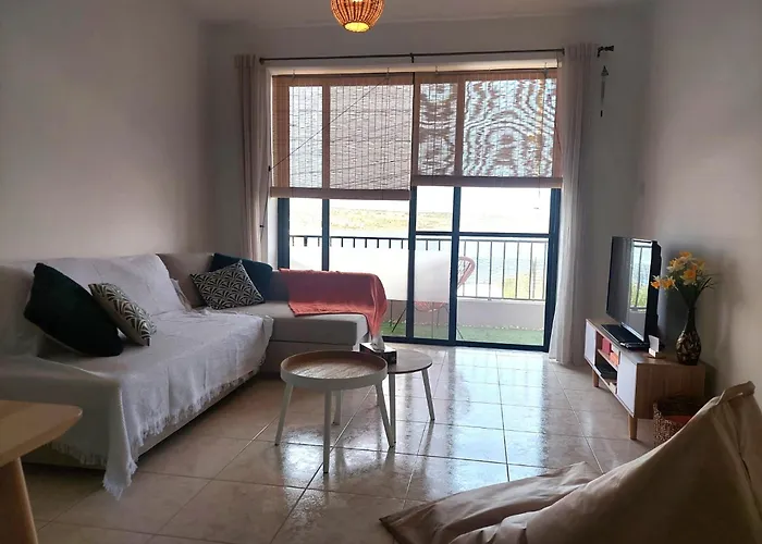 Seaside Serenity - A Lovely Apartment With Views