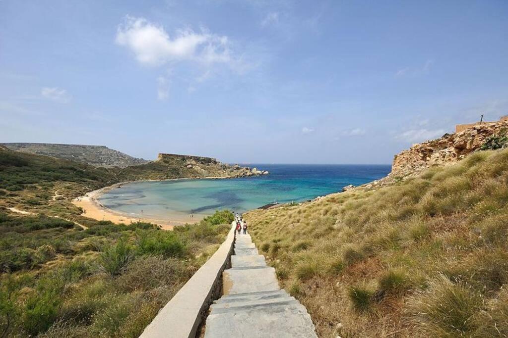Seaside Serenity - A Lovely With Views Apartment *