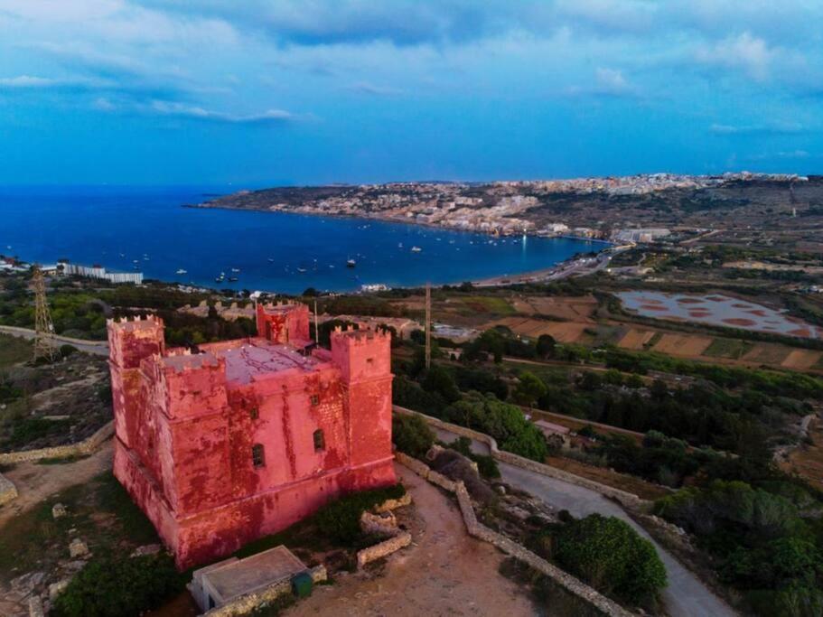 Seaside Serenity - A Lovely With Views Apartment